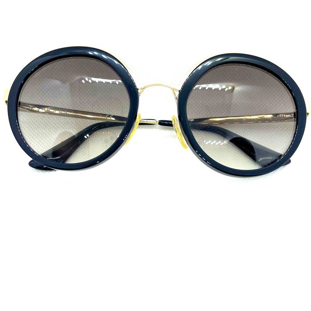 Prada SPR 50T
New. Authentic 
Round, degradé lenses